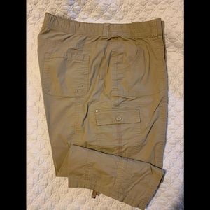 EUC Catherines 3x (26/28W) comfort waist capris
